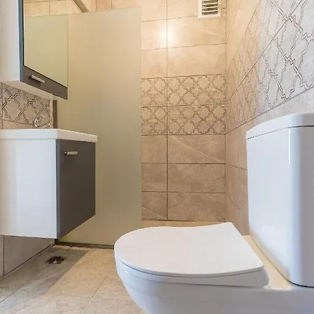 Kamelya Selimiye 무글라